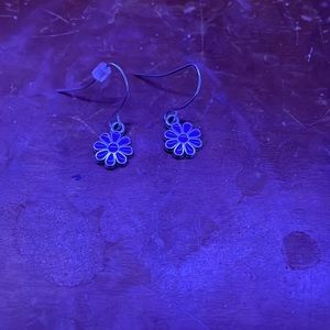 Very cute flower indigo earrings
